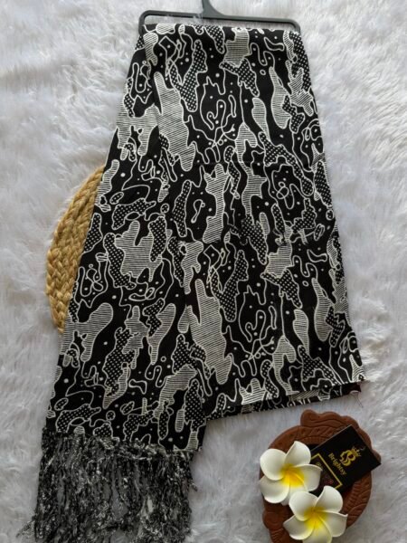 Black & White Stole-4