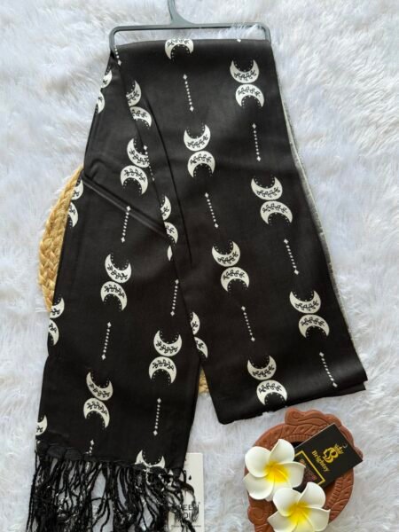 Black & White Stole-8